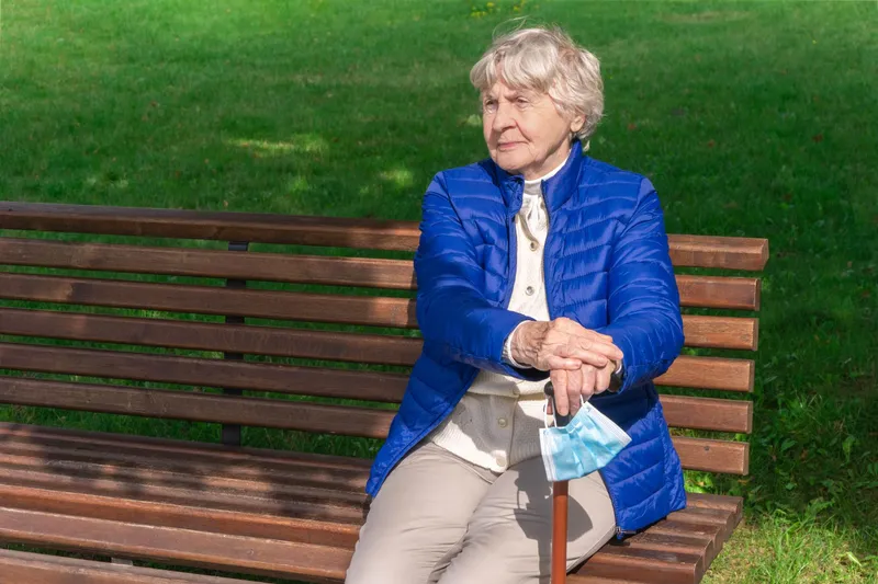 Pensionară la pensie - Foto: Freepik