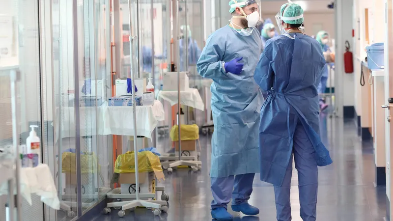 Alertă medicală în România. Doi pacienți diagnosticați cu o afecțiune care nu a apărut de 33 de ani - Foto: Știrile PROTV / Imgiene cu caracter ilustrativ