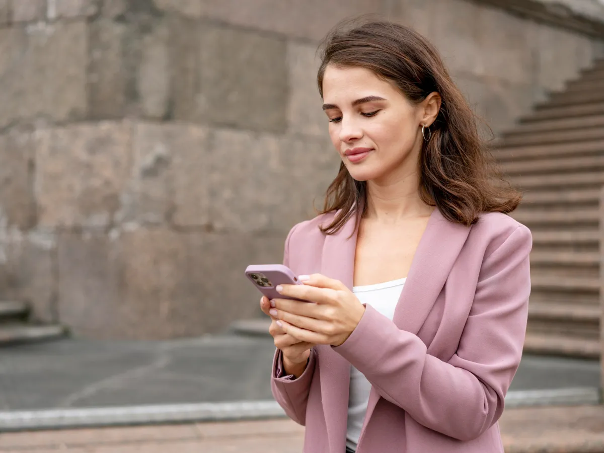 Schimbă aceste 3 setări ascunse de Android și bateria telefonului tău va rezista incomparabil mai mult