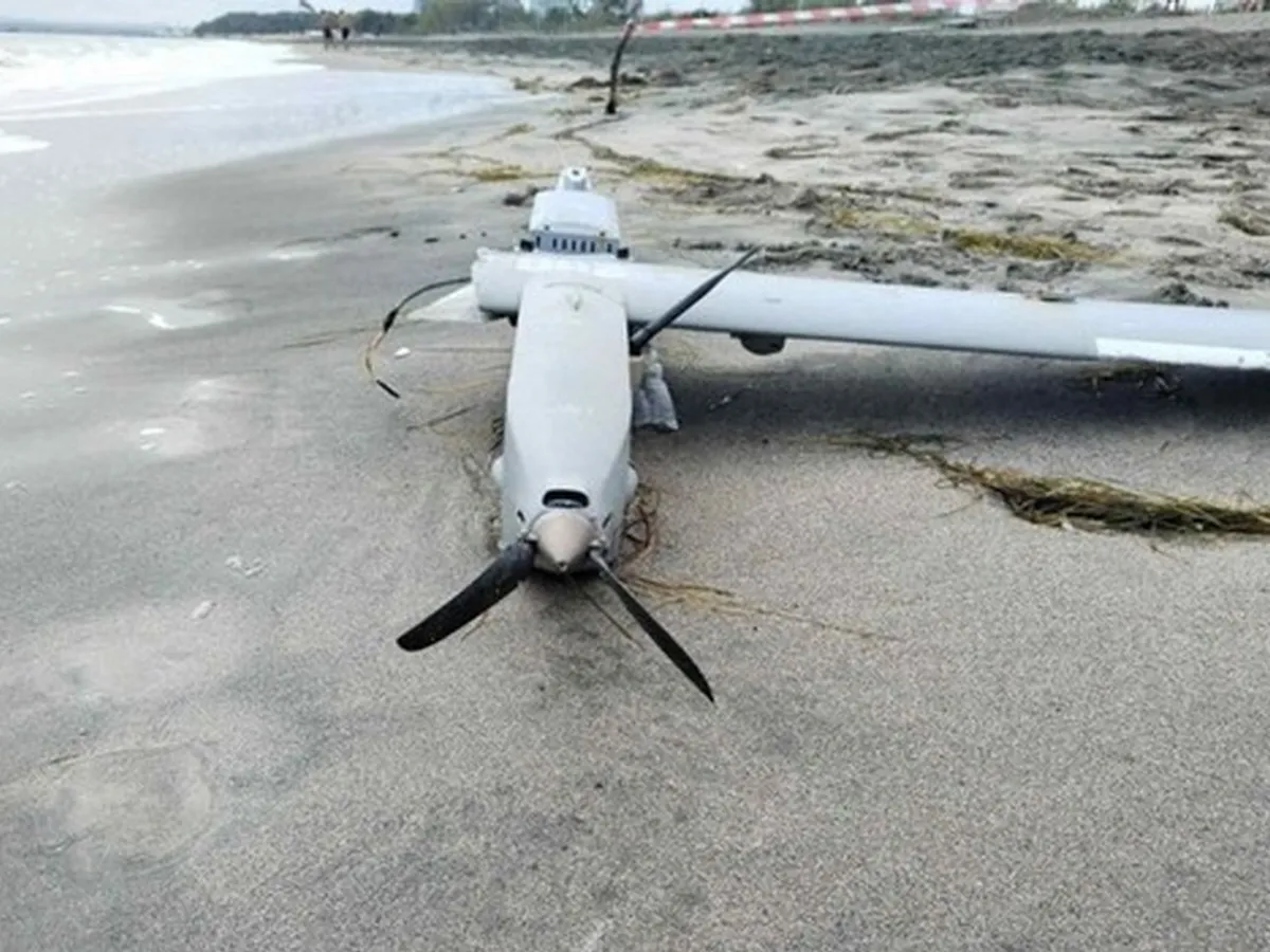 Dronă militară misterioasă, fără însemne, descoperită pe o plajă la Marea Neagră din Bulgaria - Foto: bnr.bg