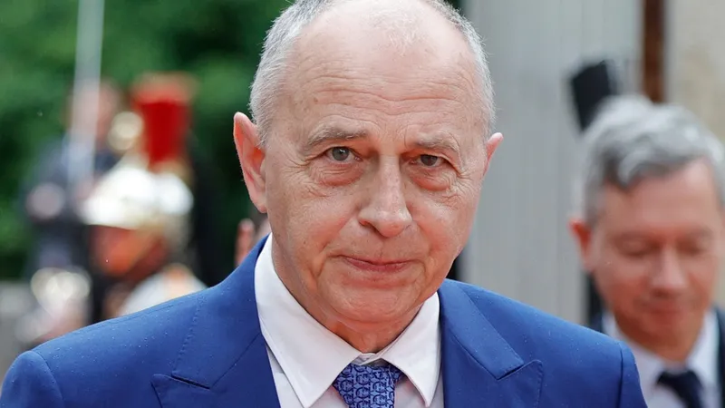 Geoană, despre alegeri: „Sper ca românii să se gândească la vot, mai puţin la carnetul de partid” - Foto: Arhivă/ Imagine cu caracter ilustrativ