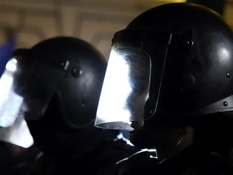 Jandarmi, la protestul contra unei decizii BEC, pe 9 martie - Foto: INQUAM PHOTOS/Tudor Pană