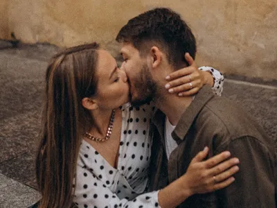 Cuplu care se sărută - Foto: Pexels (cu rol ilustrativ)