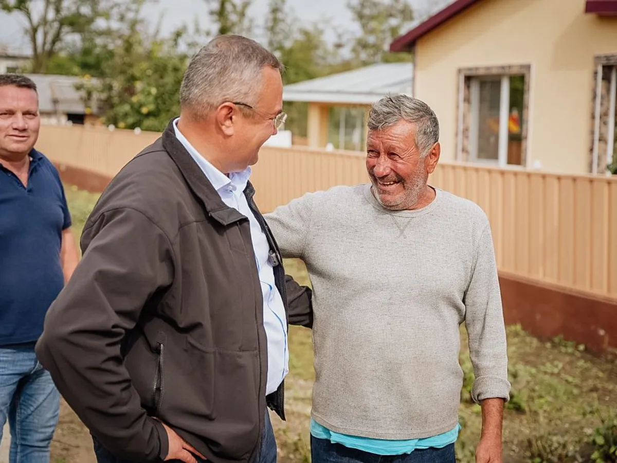 Nicolae Ciucă a revenit în localităţile afectate de inundaţii - Foto: Facebook/Nicolae Ionel Ciucă