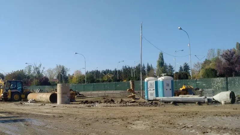 Lucrările la linia de cale ferată care va lega Otopeniul de București sunt în mare întârziere Foto: clubferoviar.ro