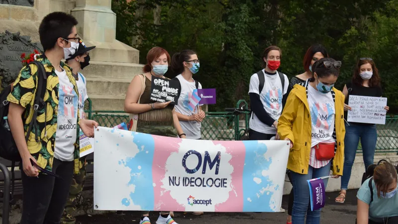 Protest al comunității LGBT, când legea care interzice referirea la identitatea de gen a trecut de Parlament, în iunie. Sursa: Facebook Asociația Accept