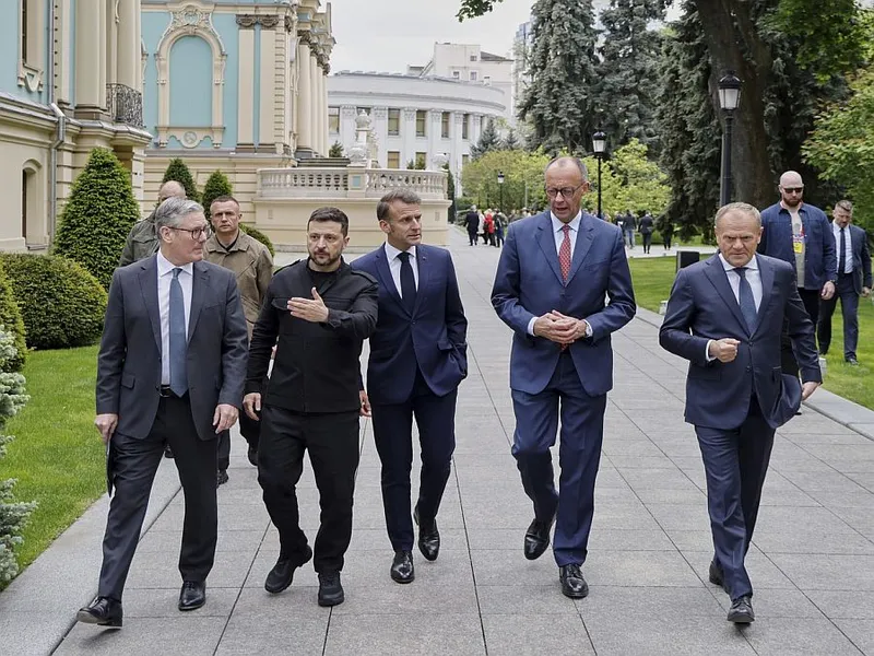 Friedrich Merz, Emmanuel Macron, Volodimir Zelenski, Keir Starmer și Donald Tusk, în incinta Palatului Marinski, la Reuniunea de la Kiev - Foto: Profimedia Images