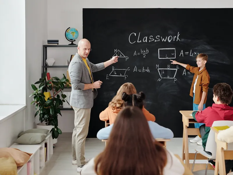 Profesorilor le va fi interzis prin lege să mai facă meditații cu elevii din clasele la care predau Foto: Max Fischer /Pexels