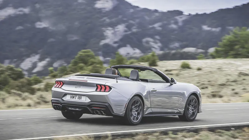 Povestea celei mai vândute mașini sport: „Pony car” a ajuns la 60 de ani și a 7-a generație. Tot V8! - Foto: Ford