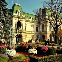 Șefilor ce urmau a rămâne fără post li s-a mărit leafa. Ordonanţa austerităţii e altceva - Foto: Wikimedia/Ralu runa/CC BY-SA 3.0 ro