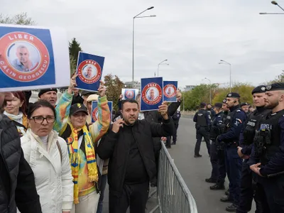 Simpatizanții lui Călin Georgescu, la sfințirea catedralei - Inquam Photos / Codrin Unici