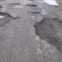 Cruce înfiptă de localnici în mijlocul drumului. Motivul din spatele gestului îndrăzneț - Foto: Arhivă / imagine cu caracter ilustrativ