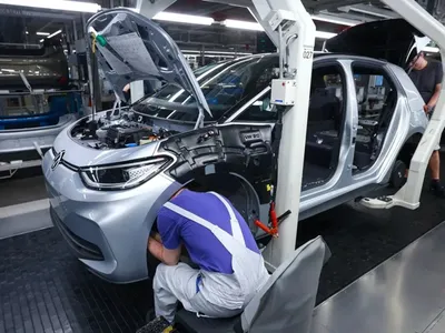 Zeci de mii de oameni, în pericol în industria auto. Experții prevăd creșterea falimentelor cu 50% - Foto: VW - Imagine cu rol ilustrativ