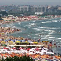 Românii merg la mare de 1 Mai Foto: Booking.com - rol ilustrativ