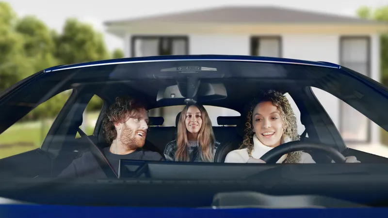 Mașina, transformată în „telecomandă” pentru casă de asistenții vituali Siri, Google și Alexa. / Foto: BMW
