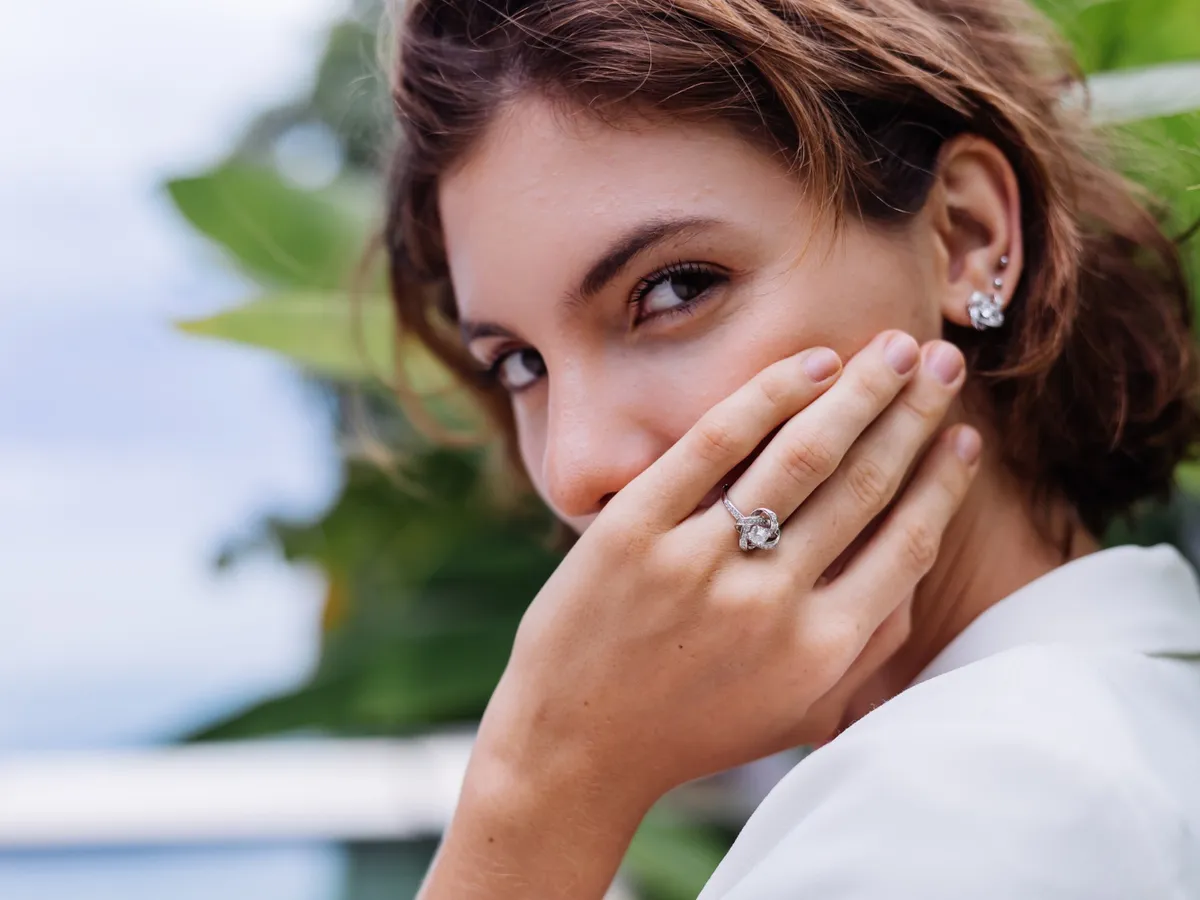 Horoscop: Zodiile care trebuie să poarte mereu bijuterii din argint. Fecioară – ajută la probleme financiare