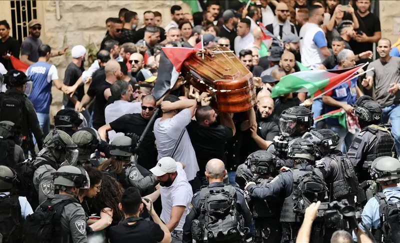 Poliția israeliană a atacat cortegiul funerar al jurnalistei palistiniene ucise/foto: captură video