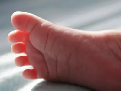 Un bebeluș a murit imediat după ce a venit pe lume. Mama născuse în mașină. Ce a urmat? - Foto: Istock / imagine cu rol ilustrativ