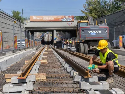 Noi şine de tramvai sub Pod Constanţa - Foto: Facebook/Ciprian Ciucu