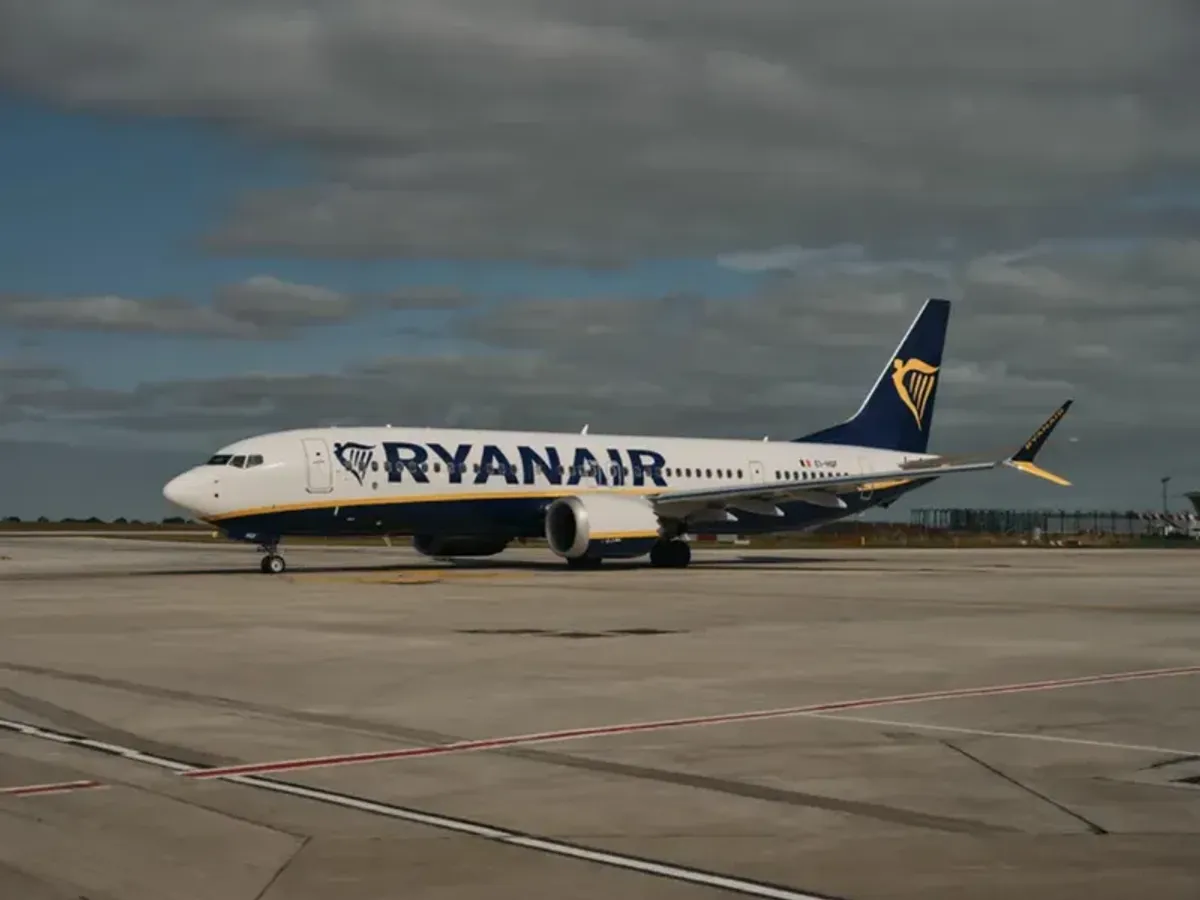 VIDEO Panică într-un avion spre München. Un geam s-a spart după o defecțiune la motor, un pasager a fost rănit