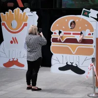 Rețeaua "Gustos și atât", cu care rușii au înlocuit McDonald's-ul, nu mai are cartofi până la toamnă Foto: profimediaimages