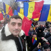 În timp ce PSD și PNL se ceartă pe putere, AUR a urcat pe locul doi în topul preferințelor românilor/FOTO: Facebook/GeorgeSimion