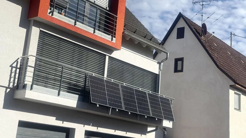 Occidentalii îşi montează mai nou centrale solare în balcon. Cum funcţionează noul sistem? - Foto: Profimedia Images