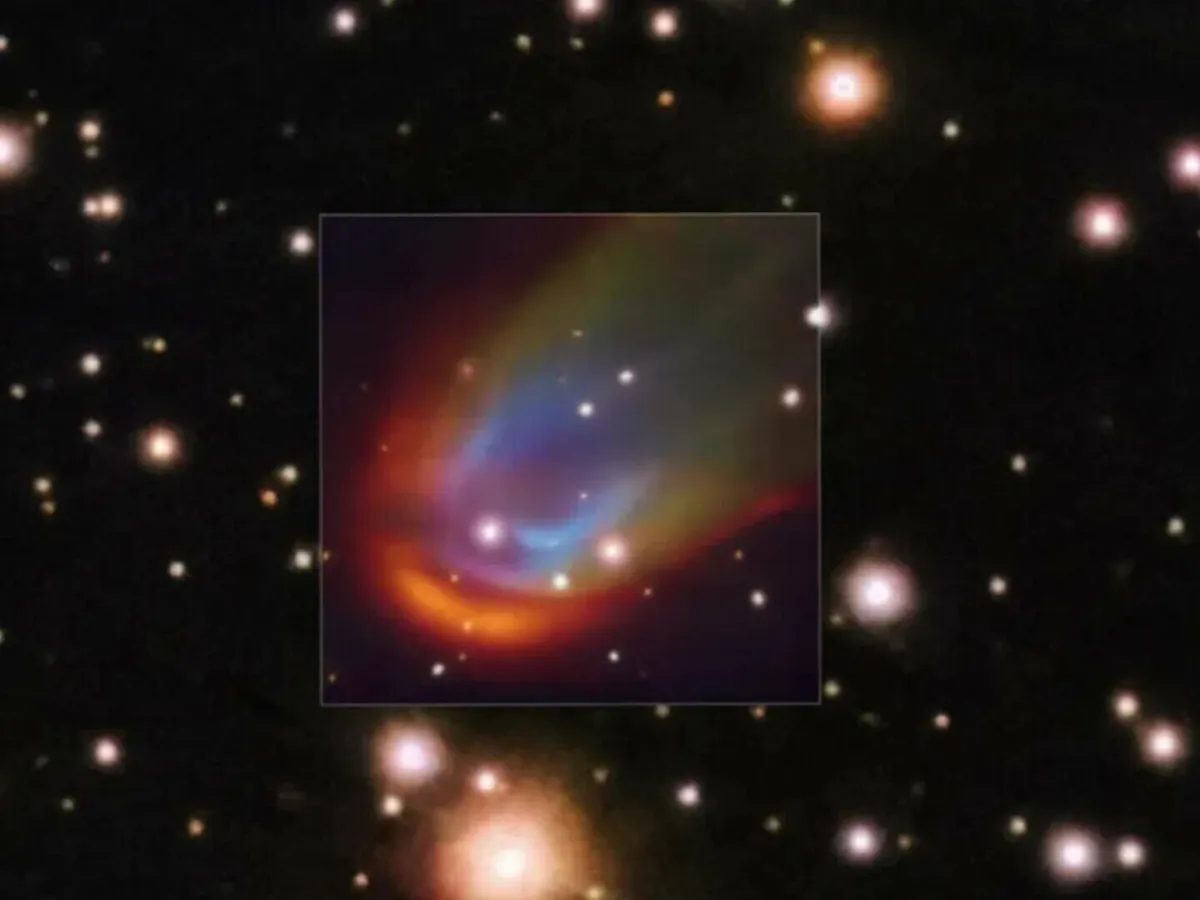 O stea „zombie” sfidează teoriile. O undă de șoc sub formă de curcubeu a fost detectată în spațiu