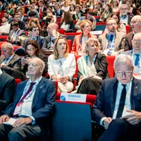 Ce mesaj a trimis Elena Lasconi la Forumul pentru Pace organizat de Emmanuel Macron la Paris Foto: Facebook