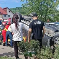Accident grav în România! Doi bărbaţi, doi copii şi mama lor, transportaţi la spital - Foto: ISU Năsăud