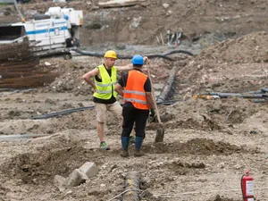 De ce continuă să lucreze mulţi dintre români la negru? Ce ar trebui să se întâmple cu TVA? - Foto: INQUAM PHOTOS / Virgil Simionescu - imagine cu caracter ilustrativ