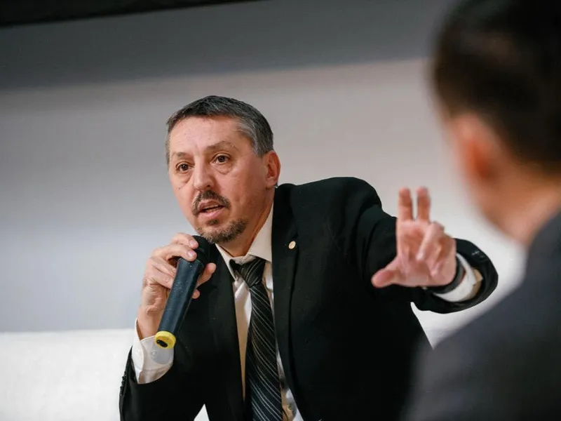 Ministrul Educației cere profesorilor să nu blocheze noul an școlar: „Sunt măsuri de criză” - Foto: Facebook