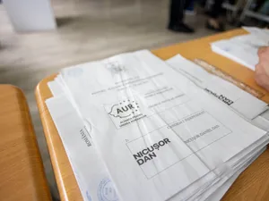 Informația privind prezența unor persoane decedate pe listele electorale este falsă Foto: INQUAM Photos/Denis Grosu