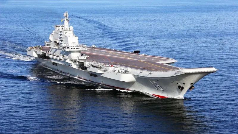 Portavionul chinezesc Liaoning, construit dintr-o navă de război rusească - Foto: Profimedia Images
