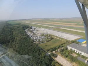 Teren lângă Aeroportul Iași/FOTO: ziaruldeiasi.ro