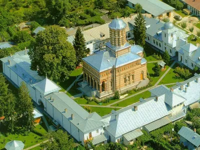 Mănăstirea și biserica Samurcăsești - Foto: manastirea-samurcasesti.ciorogarla.ro