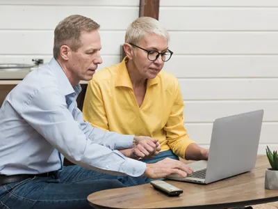 Pensionari la computer - Foto: Freepik