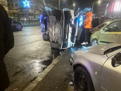 6 mașini, făcute praf dintr-o lovitură pe un bulevard din Ploiești - Foto: telegrama.ro