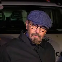Piedone ignoră ordinele lui Dan Voiculescu și merge spre primăria Capitalei. Vorbe dure despre Firea - Foto: INQUAM PHOTOS / Nichita Cojocea