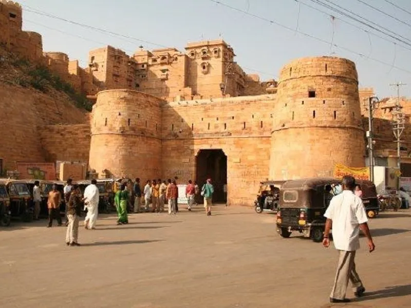 intrare fort