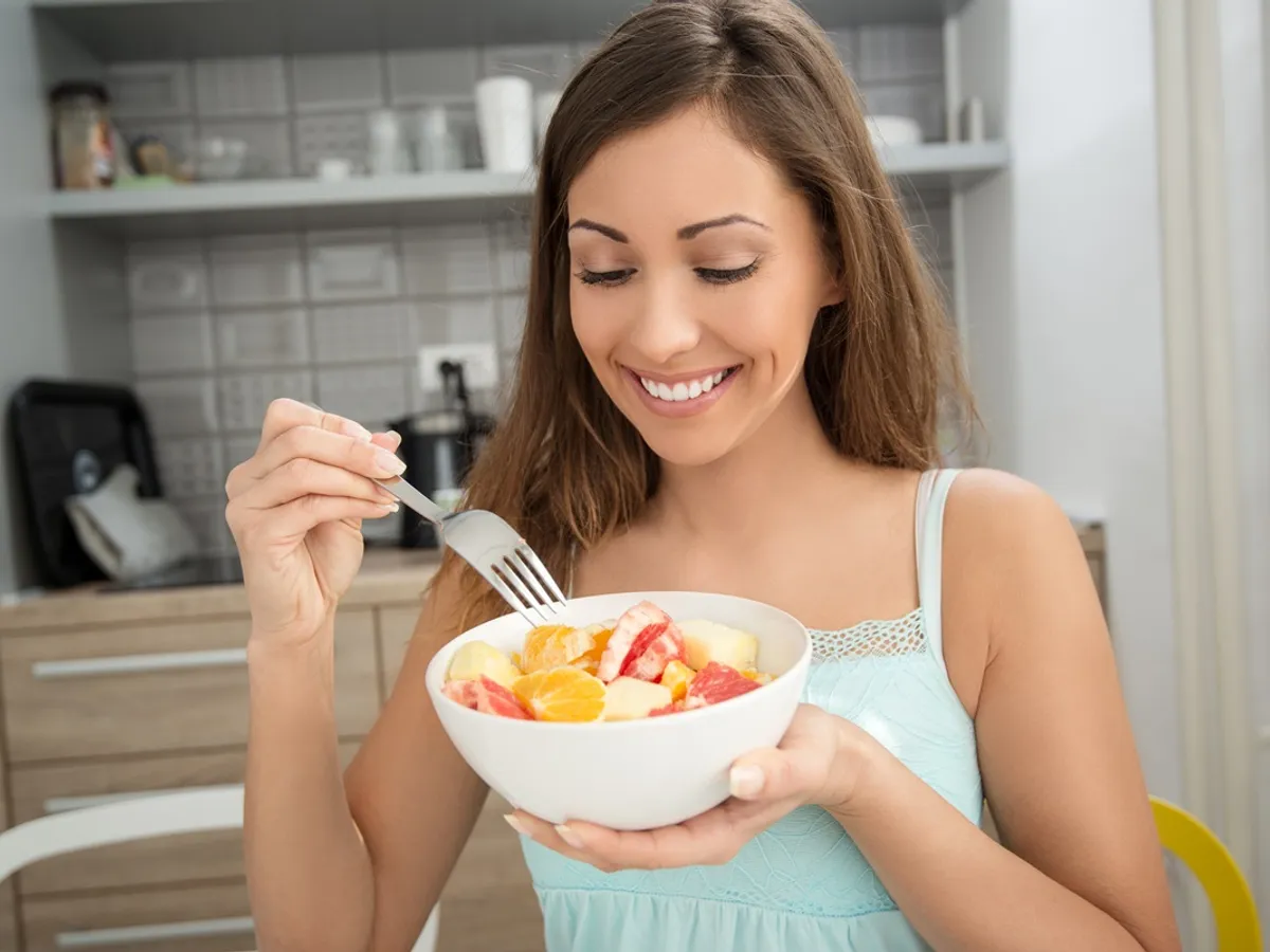 Fructul din grădină numit și „aurul mov” care produce colagen și te scapă complet de riduri - Foto: Istock / imagine cu rol ilustrativ