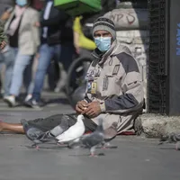 Cerşetorii nu mai primesc bani în acest oraş. Cât ia amendă cine le dă? - Foto: INQUAM PHOTOS/Octav Ganea