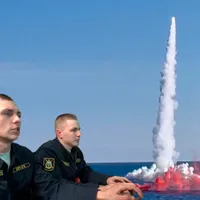 Rusia amenință Mările unde românii își petrec vacanța de vară. Trimite nave cu 40 de rachete Kalibr - Foto: Profimedia images - Caracter ilustrativ