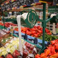ANPC spune că prin afişarea în lista meniu a datelor despre produs, consumatorii pot lua decizia în cunoştinţă de cauză - Foto: INQUAM PHOTOS/ George Călin