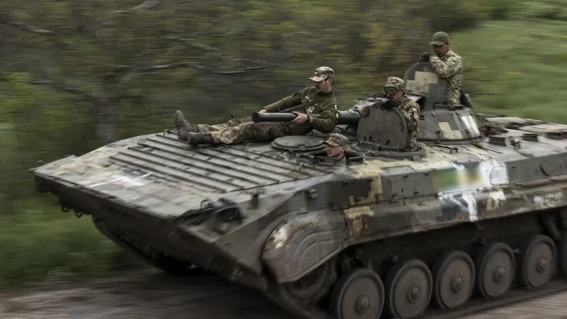 Artileria ucraineană a distrus un convoi de blindate rusești (imagine cu rol ilustrativ)-Foto: Profimedia Images