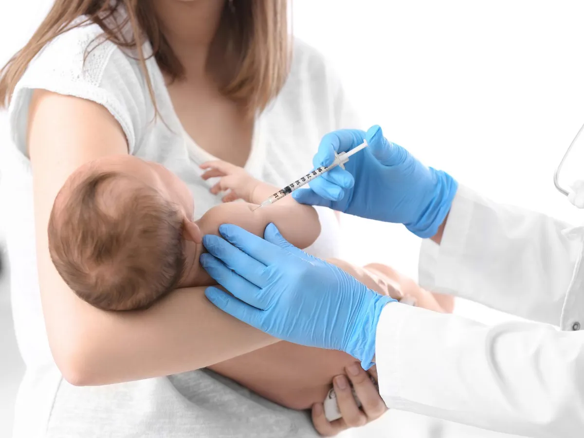 SUA: Controverse după ce un comitet a eliminat recomandarea vaccinării nou-născuților împotriva hepatitei B