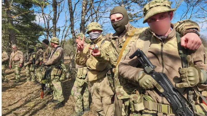 Mercenari ruși în Crimeea-Foto: pravda.com.ua