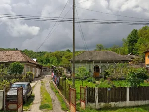 VIDEO Amenzi de până la 100.000 de lei pentru cei care construiesc fără autorizație, în propria curte, garaje, șoproane sau alte anexe