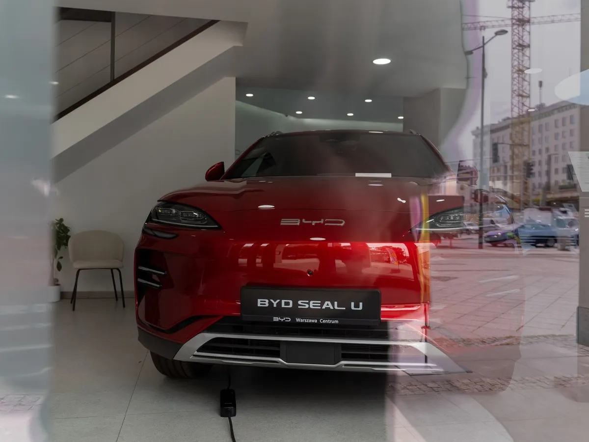 OFICIAL Armata Poloneză interzice mașinile „Made in China”. Risc de „achiziții de date necontrolate”!