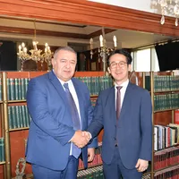 Președintele Camerei de Comerț și Industrie a României, Mihai Daraban, a avut o întâlnire oficială cu Jae Rak Kim, vicepreședinte Hyundai Heavy Industries Foto: CCIR